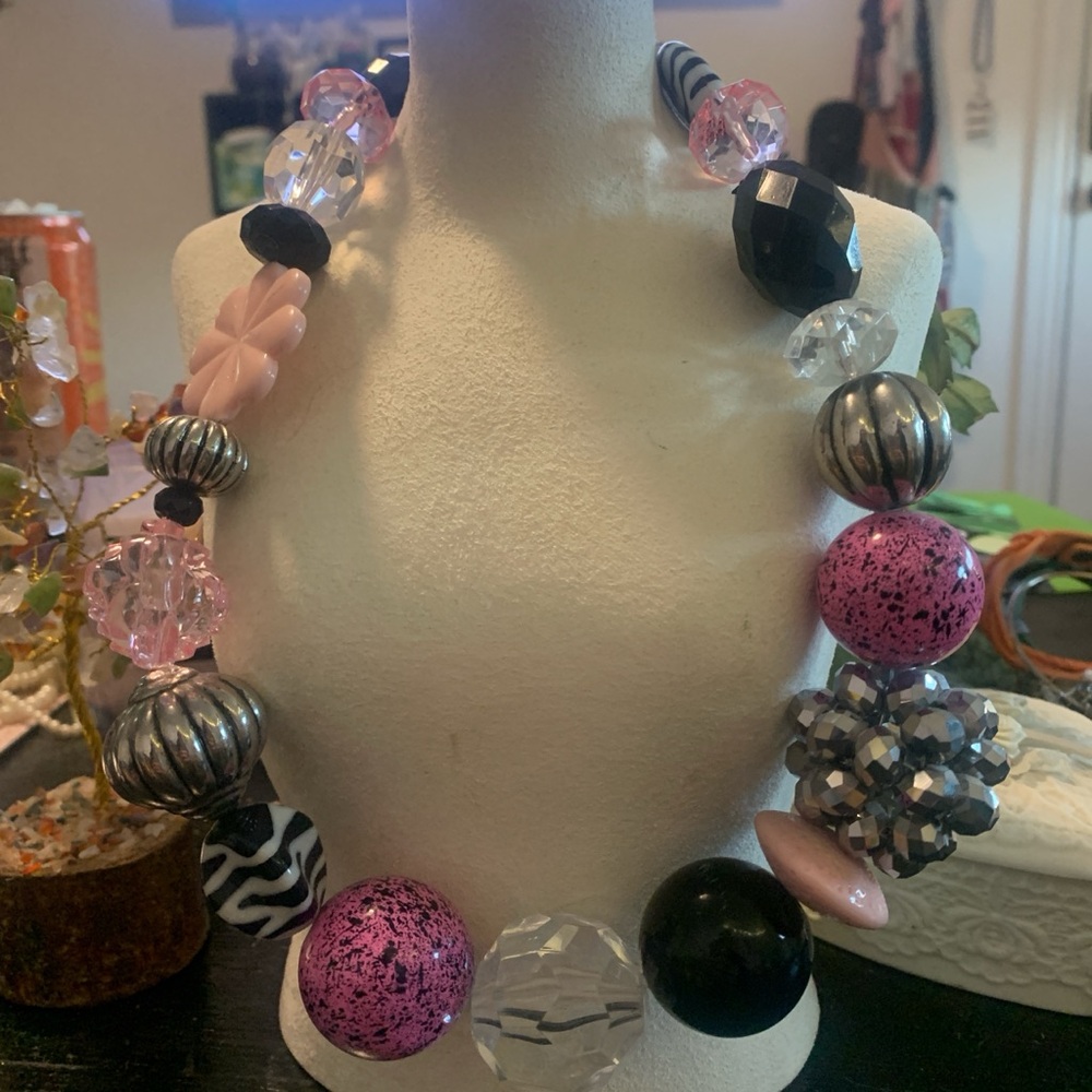 Y2K pink & black chunky choker style necklace